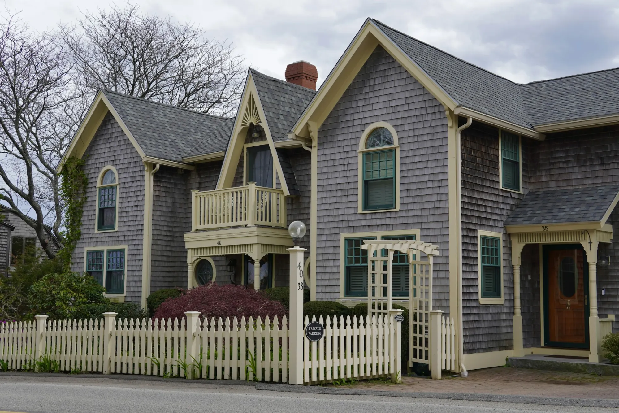 Cedar & Shake Co. roofing company website preview
